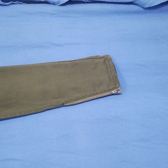 Guess Denim Olive / Army Green Jeans with Lots of Pockets - Picture 3 of 14